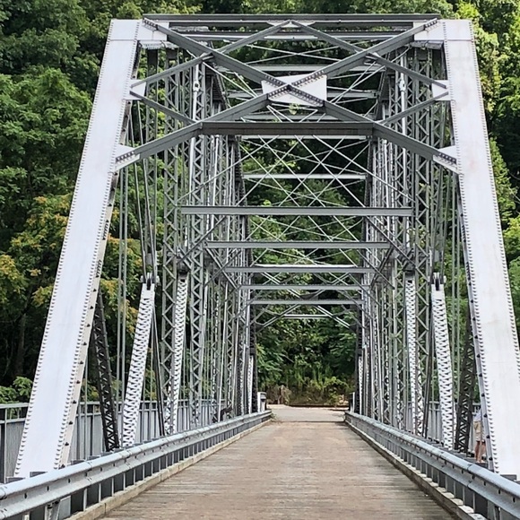 Meet your Posher, Denise. - Picture 6 of 8